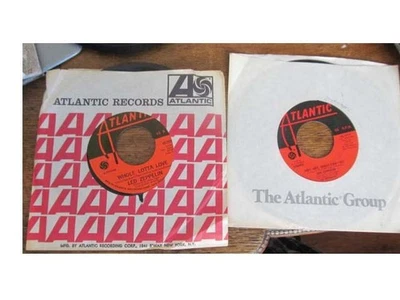 2 Led Zeppelin 45 RPM Records Whole Lotta Love Immigrant Song Atlantic 2690 2777 - Image 1 of 3