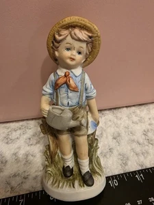 Vintage Biskuitporzellan Junge Figur - Strohhut & Eimer  - Bild 1 von 10