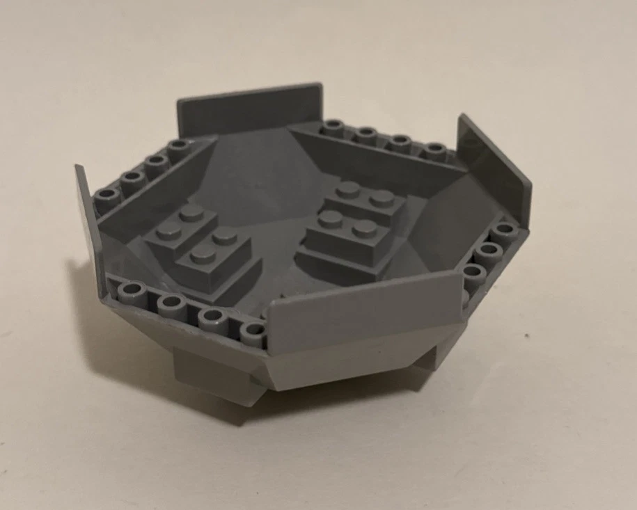 Lego Gris Claro Gris Cabina 10 x 10 x 4 Octogonal con Agujero de Eje Foto 1 de 3