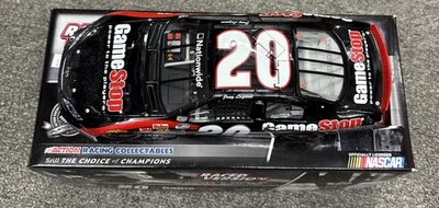 Joey Logano #20 GameStop Kentucky 2008 victoria 1:24 NASCAR acción sin usar, en caja Foto 1 de 4