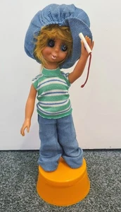 Vintage Musical Retro Mädchen Puppe um 1960 32 cm, große Augen Liebesgeschichte Les Amoureux - Bild 1 von 12