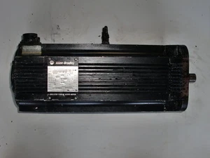 SERVO MOTOR DE AIRE ACONDICIONADO ALLEN BRADLEY 1326AB-B530E-21-Z13 - Imagen 1 de 1