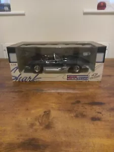 UT Models Maßstab 1:18 Diecast 21061 - Chevrolet Corvette Mako Shark - blau - Bild 1 von 11