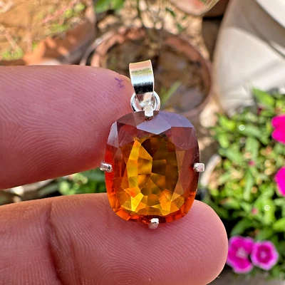 Colgante de zafiro naranja natural de 16,50 quilates - Piedra preciosa certificada en plata 925 Foto 1 de 4