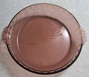 Vintage PYREX No. 229 Amethyst Purple Scalloped Edge 9.5 Pie Plate No. 229 - Picture 1 of 3