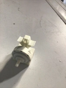 Beko WS832425W Washing Machine Water Level Switch - Picture 1 of 2