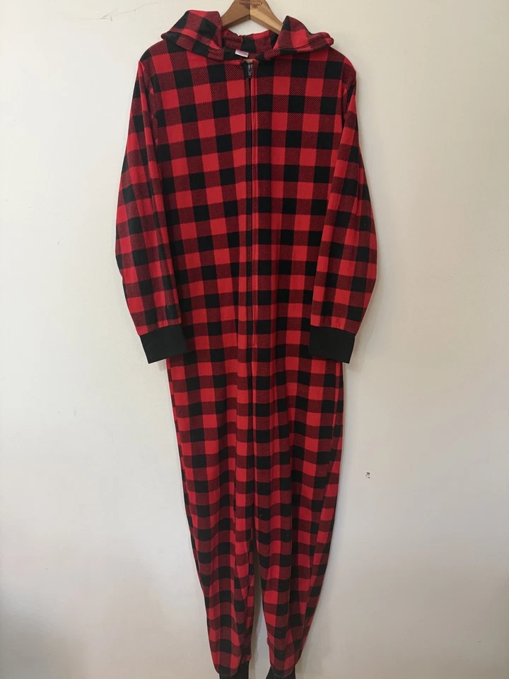 Pijama xadrez vermelho e preto com capuz peça única com zíper frontal - Médio - Imagem 1 de 4