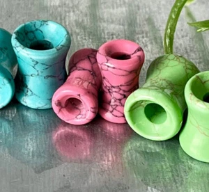 PAAR türkis, rosa oder grün Howlith Stein Tunnel Plugs Messgeräte Ohrschmuck - Bild 1 von 5
