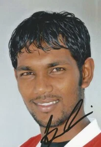 WESTINDIEN & TRINBAGO KNIGHT RIDERS: DENESH RAMDIN SIGNIERT 6x4 PORTRAITFOTO + COA - Bild 1 von 1