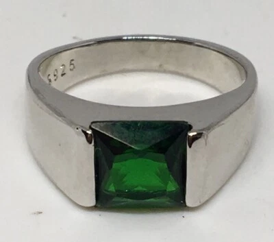 Nuevo Cuadrado Ziconia Cúbica Verde A36, Piedra de 1.86 Quilates Talla 7 Chapado en Oro Blanco Foto 1 de 3