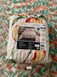 NWT Mainstays Peach Theme Traditional 3 Piece Quilt Set Full/Queen 4 Pieces - Picture 1 of 4