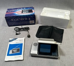 Micro TV portatile realistico Pocketvision-4 con scatola, custodia manuale si accende! 16-155 - Foto 1 di 18