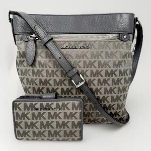Bolso Bandolera Michael Kors Connie Gris Firma Cuero Jacquard con Cartera - Imagen 1 de 17