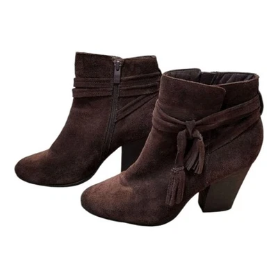 Botines de gamuza muy volátiles con borlas tacones de cuero marrón elegantes occidentales Foto 1 de 4