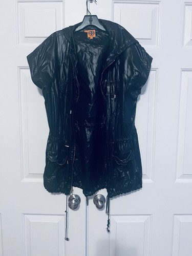 Giacca antipioggia Tory Burch blu navy manica corta con finitura lucida Taglia L