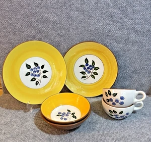 Stangl Pottery Blueberry Lot of 6 pieces 2 Cups 2 Cereal Bowls 2 Salad Plates - Picture 1 of 4
