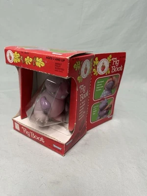 1984 Kenner Strawberry Shortcake Fig Boot Complete in Open Box - Image 1 of 4