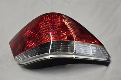 Luz trasera del conductor BMW 530xi 2004-2007 SDN lente roja y transparente Foto 1 de 4