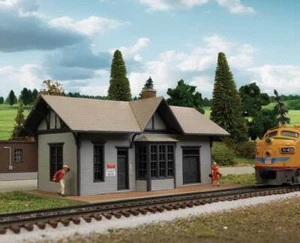 WALTHERS Cornerstone 1/160 N Scale GOLDEN VALLEY DEPOT small towns station kit - Picture 1 of 5