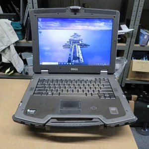 Armadura y batería Dell Latitude E6400 XFR Core2 Duo P9700 240GBSSD 8GBRAM W10 Pro - Imagen 1 de 20