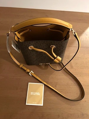 Michael Kors Suri Small Bucket Crossbody Marigold New With Tags! Pristine!👀🔥🔥 - Image 1 of 4