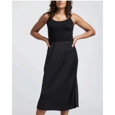 Falda Universal Estándar Diane Sesgada Satinada Estilo Negro Talla 4XS (0) Foto 1 de 4