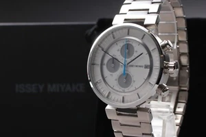 ISSEY MIYAKE VK67-0010 White Chronograph Quartz Men's Watch Box & Papers - Picture 1 of 11