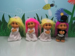 CLIP/AGARRADOR BODA NOVIAS Y NOVIOS - Muñecas Russ Troll de 3" - NUEVAS CON DEFECTOS - Imagen 1 de 12