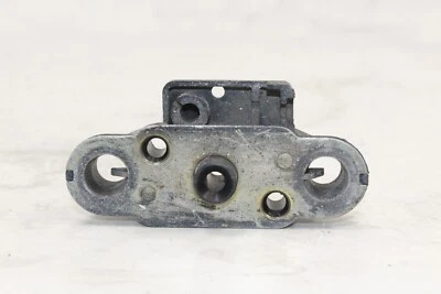 2003 SUZUKI GSXR750 OEM БЛОКИРОВКА ЗАЩЕЛКИ ЗАДНЕГО ПАССАЖИРСКОГО СИДЕНЬЯ В СБОРЕ - Изображение 1 из 4