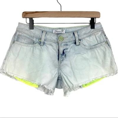 Шорты Seven for all Mankind размер 28 джинсовая ткань с вырезом белые вареные с низкой талией искусственно состаренные - Изображение 1 из 4