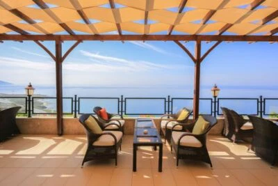 BANDE D'OMBRAGE POUR PERGOLA SUR MESURE – ÉTANCHE, RÉSISTANTE AUX UV POUR JARDIN - Photo 1/4