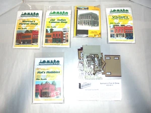 HO-SPUR ZUG GEBÄUDE NEUWERTIG IN VERPACKUNG KOMMERZIELLER EINZELHANDEL 6 BAUSÄTZE SEHR SCHÖN - Bild 1 von 5