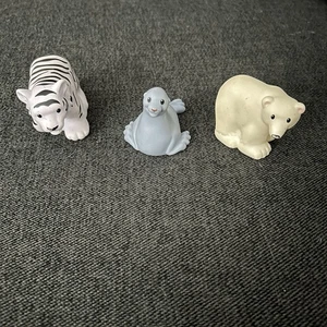 Fisher Price Little People Tier Set weißer Tiger Kegelrobbe Eisbär 2013 2015 - Bild 1 von 15