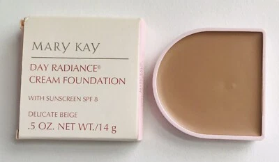 New In Box Mary Kay Day Radiance Cream Foundation Delicate Beige #6302 D Shaped - Image 1 of 4