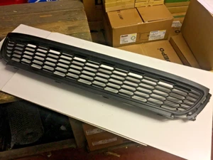 FITS VW POLO FRONT LOWER BUMPER GRILL 6R 2009-2014 - Picture 1 of 9