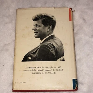 JFK 1961 Profiles in Courage Book John F KennedyYoung Reader Edition-1st Edition - Picture 1 of 12