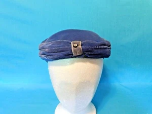 VINTAGE 1920'S-1950'S LADIES VELOUR DRESS HAT IN BLUE WITH JEWELED RIBBON BAND - Picture 1 of 4