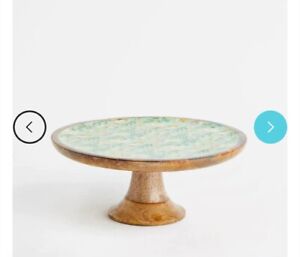  Wooden cake stand