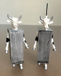 “ The Twin Cowers ” Cow Parade Minis WTC # 1 & # 2 - 2001 Limited Edition RARE! - Picture 1 of 8
