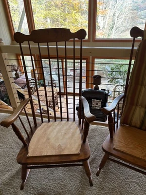 Кленовые кресла-качалки Tell City - Изображение 1 из 2