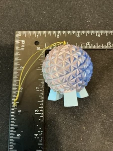 Walt Disney Epcot Ball WDW Astronave Terra Resina Decorazione Natale 2011 Rara - Foto 1 di 10