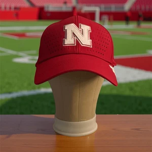 Neu ohne Etikett 2021 Adidas Mütze Scarlet Nebraska Husker Sideline Aeroready verstellbar hinten - Bild 1 von 6