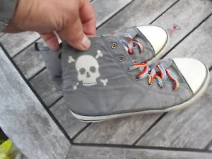 BASKETS TOILE GAP SEMI MONTANTES GRISES TETE DE MORT SKULL T 35 BE A 10€ ACH IM - Picture 1 of 10