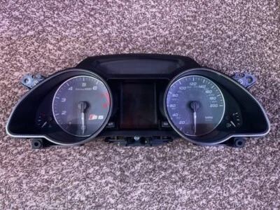 AUDI S5 2010-2012 - Cuadro de instrumentos / velocímetro 8T0920983D Foto 1 de 4