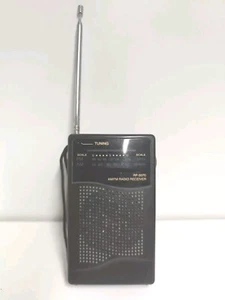 Radio De Bolsillo Sanyo Rp -5070 Falta Marcador De Emisora Funciona 1987 Vintage - Imagen 1 de 6
