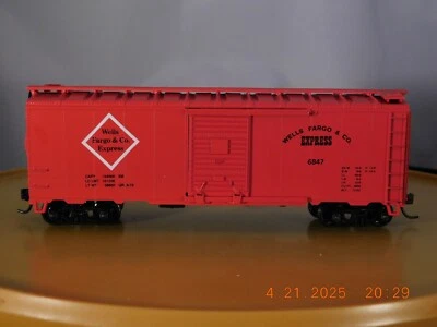 Bev-Bel HO Scale 40' Single Door Boxcar Wells Fargo & Co Express 6847 - Image 1 of 4
