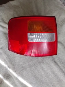 Luz trasera del conductor Audi A6 Wagon 2002 - Imagen 1 de 2