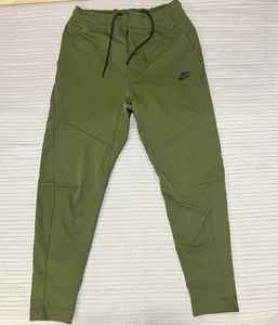 Nike Sportwear Tech Essential ungefütterte Jogginghose olivgrün Herren Größe Small - Bild 1 von 12