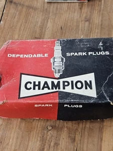 New Old Stock Champion Spark Plugs Part # UY-6 - Picture 1 of 3