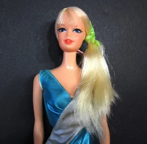 1970 Stacey Talking Platinum #1125 in Rarität 1-teiliger Badeanzug Aqua & Silber - Bild 1 von 13